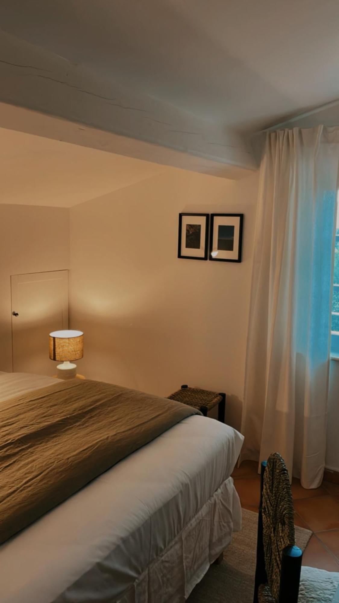 Le Cigalon Bed & Breakfast Le Beausset Rom bilde