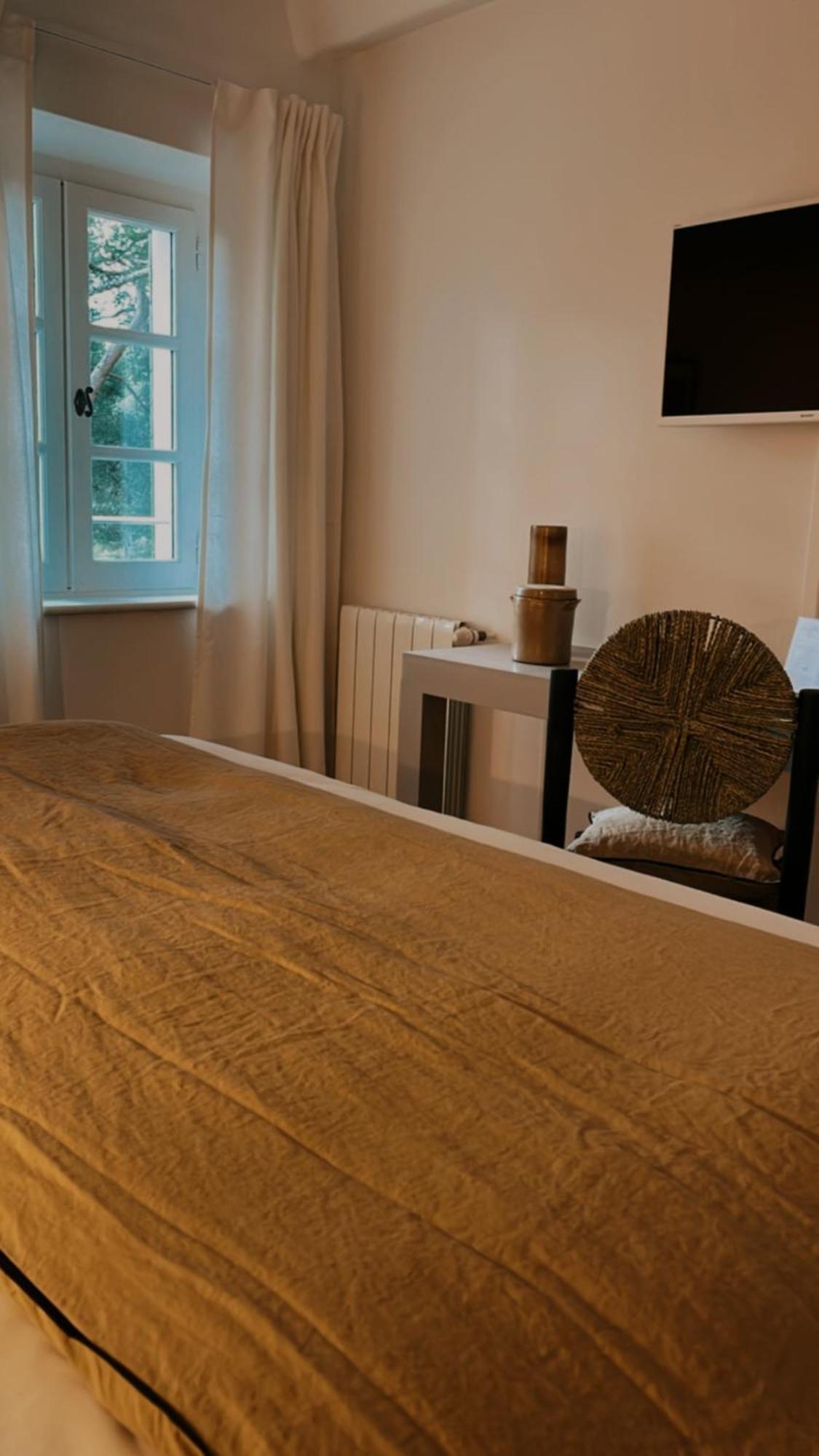 Le Cigalon Bed & Breakfast Le Beausset Rom bilde