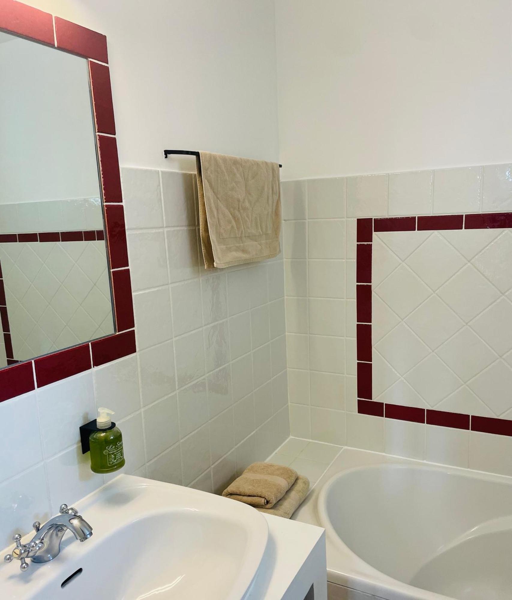 Le Cigalon Bed & Breakfast Le Beausset Rom bilde